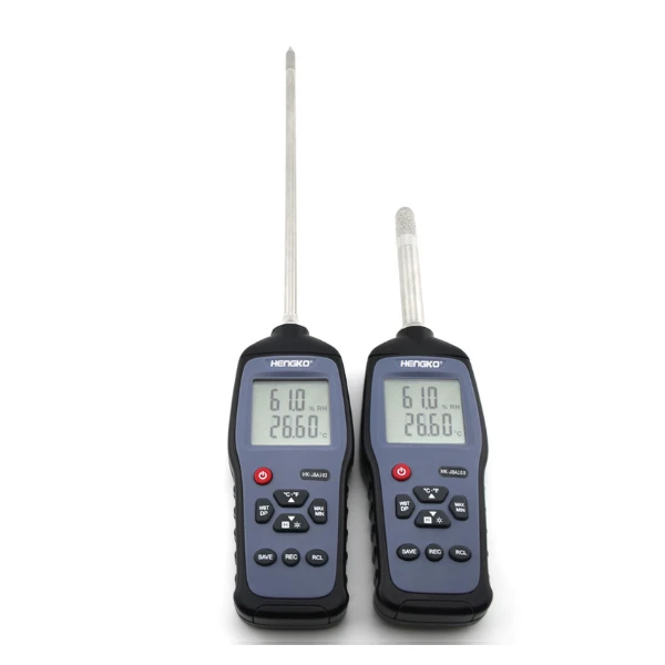 Portable handheld dew point meter