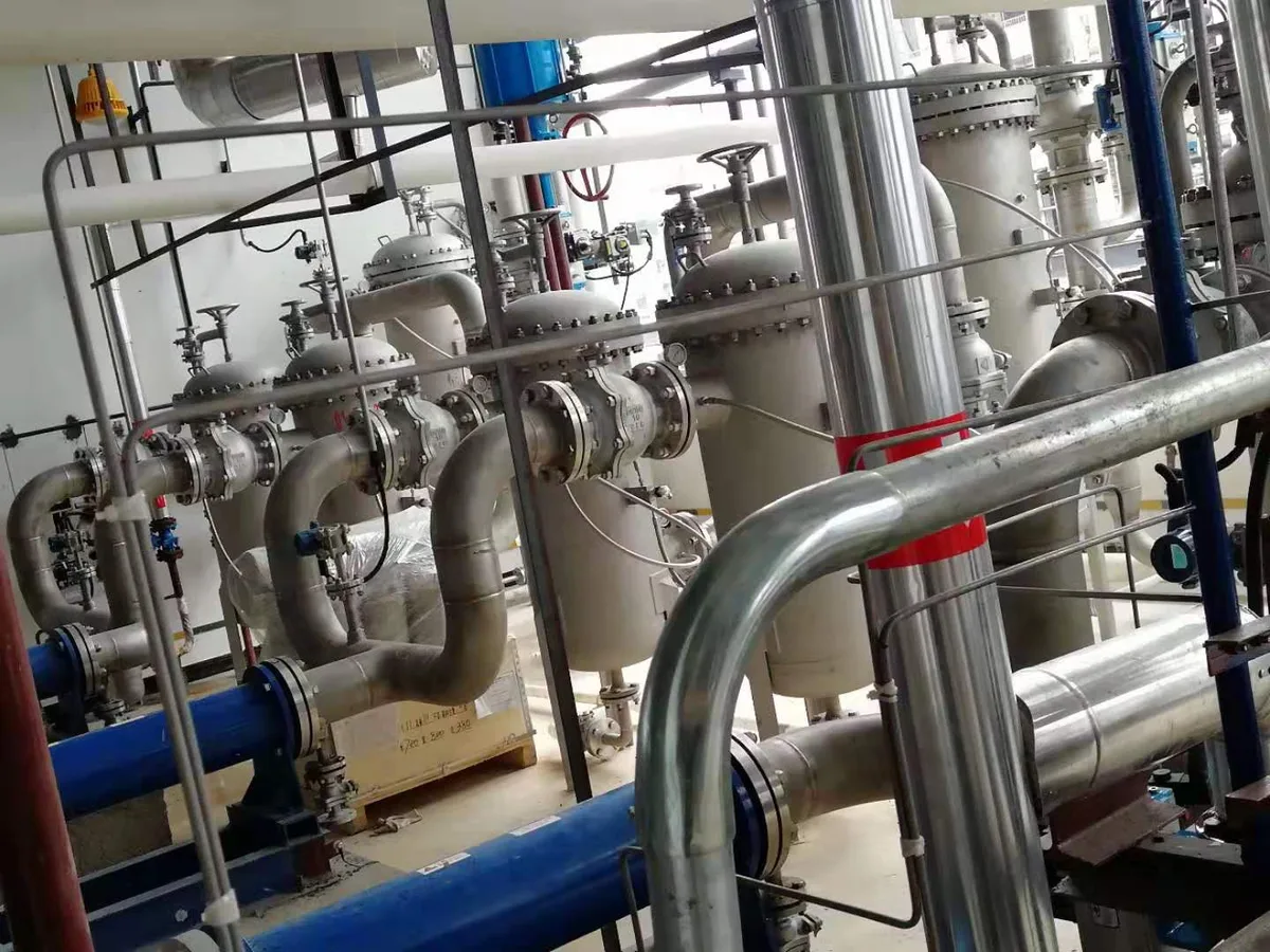 Pressure transmitters on stainless process piping in a chemical plant area subject to hazardous location classification