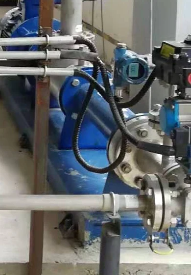 Pressure transmitter mounted at a pump discharge with an isolation valve below the process connection
